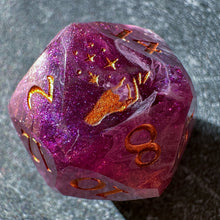 Load image into Gallery viewer, Deep Amethyst Starcut d20
