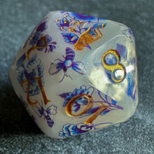 Load image into Gallery viewer, Gilded Delft Starcut d20
