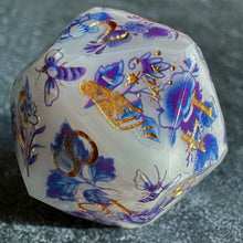 Load image into Gallery viewer, Gilded Delft Starcut d20
