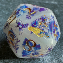 Load image into Gallery viewer, Gilded Delft Starcut d20
