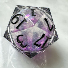 Load image into Gallery viewer, Bubbleball Liquid Core d20
