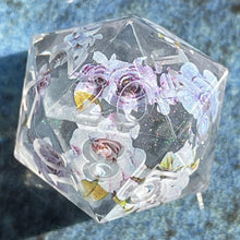 Load image into Gallery viewer, Twilight Briar d20
