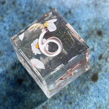 Load image into Gallery viewer, Flower Memory d6
